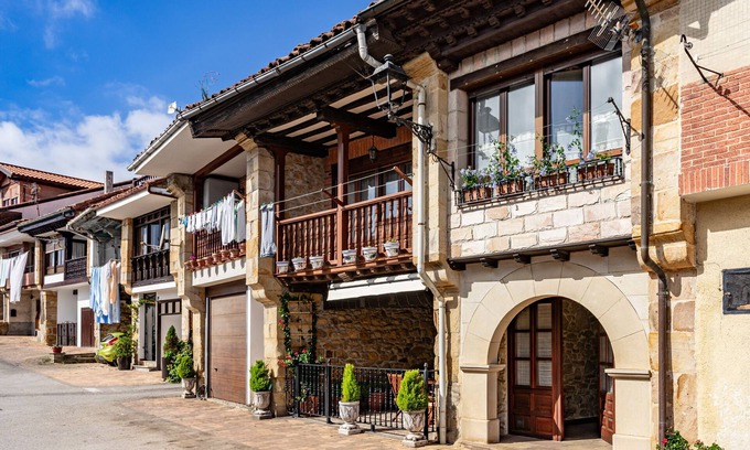 Udias House | Country House 'La Casuca, Entre Mar Y Montaña' with Mountain View and Private Terrace
