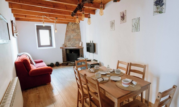 Otero de Bodas House | Country House 'La Lar' with Mountain View, Private Terrace and Wi-Fi