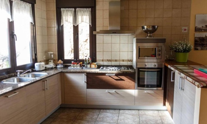 Villafranca House | Country House 'La Pinta' with Private Pool, Wi-Fi and Air Conditioning