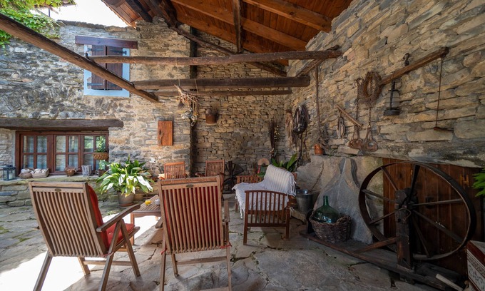 Lardies House | Country House 'La Solana' with Mountain View, Shared Pool and Wi-Fi