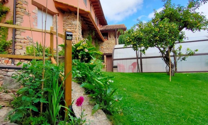 Lana House | Country House 'Landa' with Mountain View, Private Pool and Wi-Fi