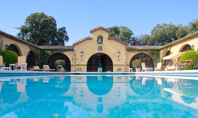 Darnius Apartment | Country House "Masia Mimosa" with Shared Pool, 5 Shared Terraces & Wi-Fi
