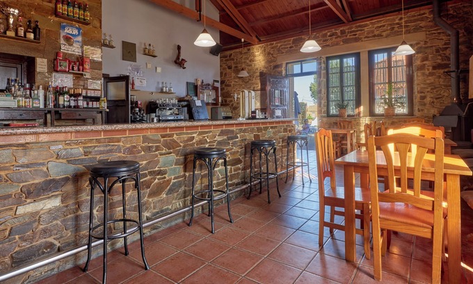 Luyego House | Country House 'Molino Del Arriero' with Mountain View, Private Terrace and Wi-Fi