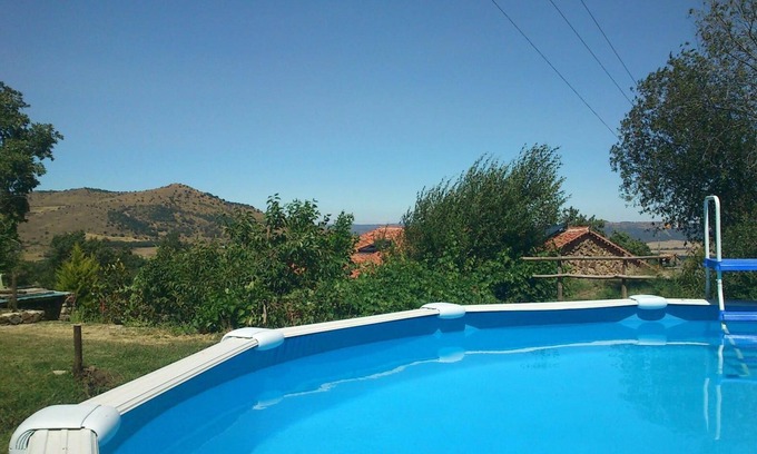 Navalmahillo House | Country House 'Molino De Las Pontezuelas' with Mountain View, Private Pool and Private Garden