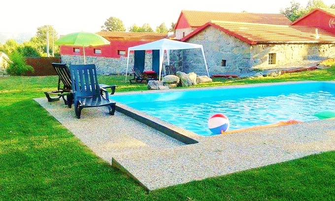 Felgueiras Cottage | Country house near Oporto, and Guimaraes, Braga. With swimming pool.