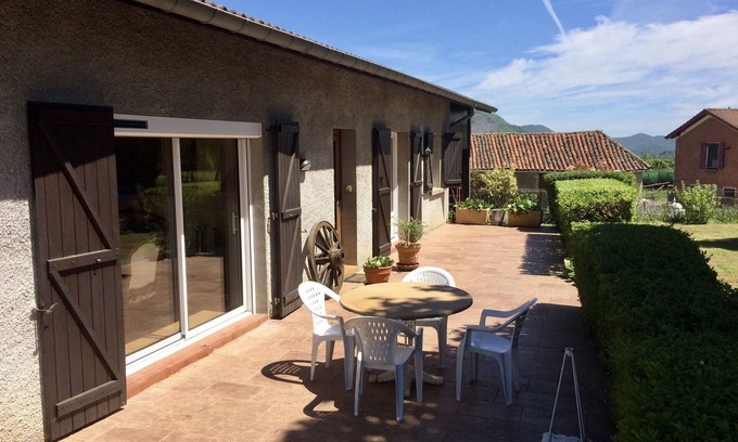 Esbareich House | Country house, nearby hiking trails.