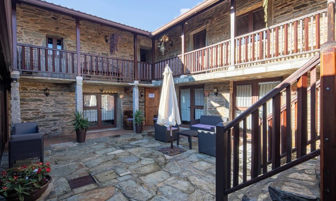 Boboras House | Country House 'O Forno Do Curro -Casa Da Amendoa' with Mountain View