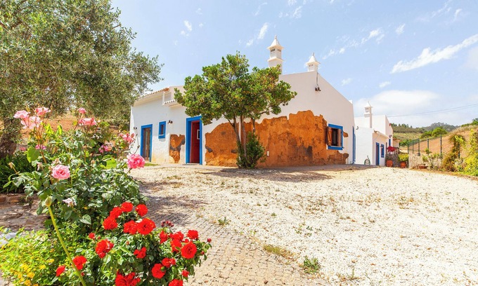 Marmelete House | Country house perfect for large groups and nature lovers, pool, 7 bedrooms, WiFi