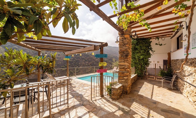 Laroya House | Country House 'Picachico' with Mountain View, Wi-Fi and Air Conditioning