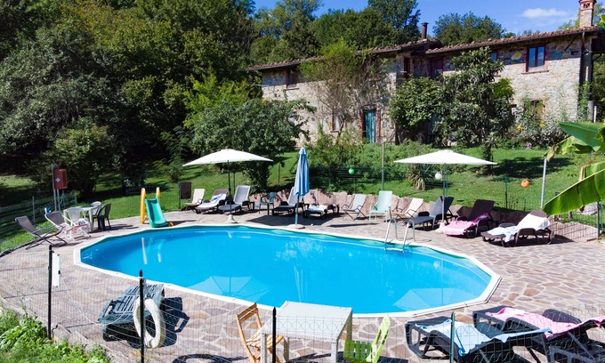 Mologno House | Country house, private pool, garden, wi-fi free