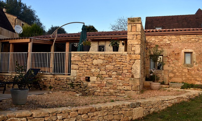 Vezac House | Country house, private Jacuzzi, shared pool, air conditioning, WIFI, parking.