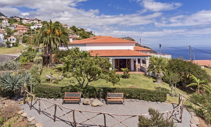 Calheta House | Country house with sea view, Southern Sunny House