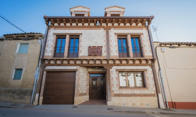 Villabragima House | Country House 'Puerta Villa' with Private Terrace and Wi-Fi