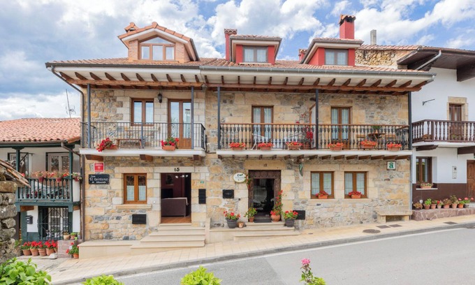 Barrio de Camino House | Country House 'Quintanal De Villacarriedo' with Mountain View, Private Terrace and Wi-Fi