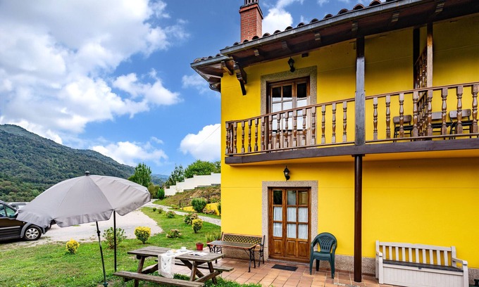 Barzana House | Country House 'Socastillo A' with Mountain View, Private Terrace and Private Garden