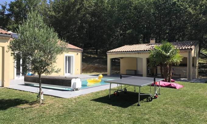 Busque Villa | Country house, swimming pool and singing cicadas