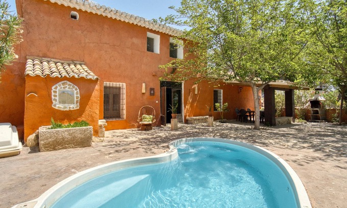 Monovar House | Country House 'Tia Juana' with Mountain Views, Private Pool and Wi-Fi