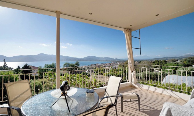 Paleros Villa | Country House 'Villa Ermina Paleros' with Wi-Fi and Air Conditioning