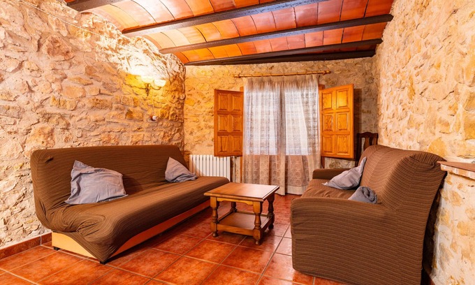 Albocasser House | Country House 'Virginia' with Mountain View and Balcony
