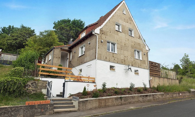 Feldatal House | Country House 'Vogelsberger Bett Unser Korkhaus' with Mountain View, Private Terrace and Wi-Fi
