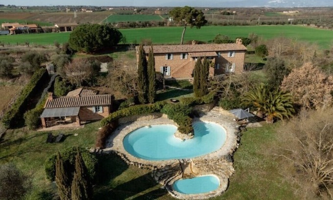 Ferretto House | Country House with private pool in Umbria/Tuscany