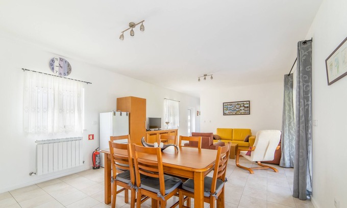 Cantanhede Apartment | Country house with swimming pool and orange grove, ideal for peaceful holidays.