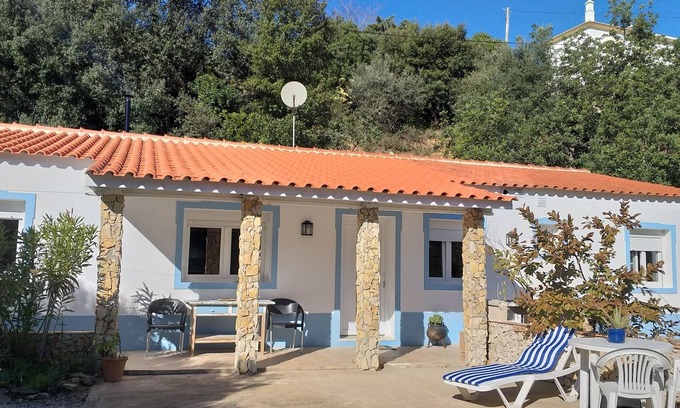 Santa Catarina da Fonte do Bispo House | COUNTRY HOUSE WITH SWIMMING POOL, IN A QUIET LOCATION 15 MINUTES FROM THE BEACH