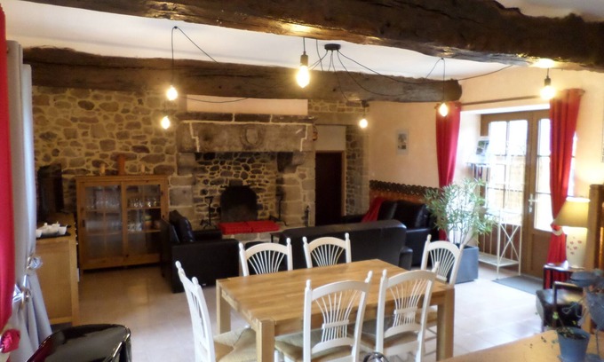 Pleven Cottage | Country house with terrace and garden 15 minutes from the beach