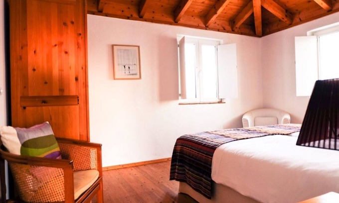 Quelfes Cottage | Country Houses - 2 Bedroom Family House with Pool