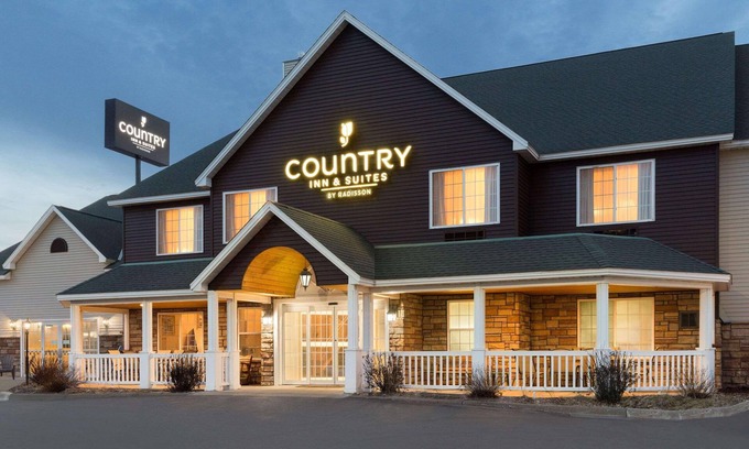 Little Falls Hotel | Country Inn & Suites By Radisson, Little Falls, Mn