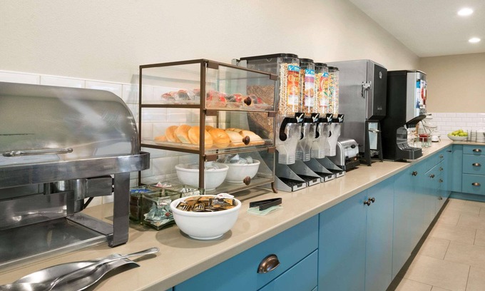 Platteville Hotel | Country Inn & Suites by Radisson, Platteville, WI