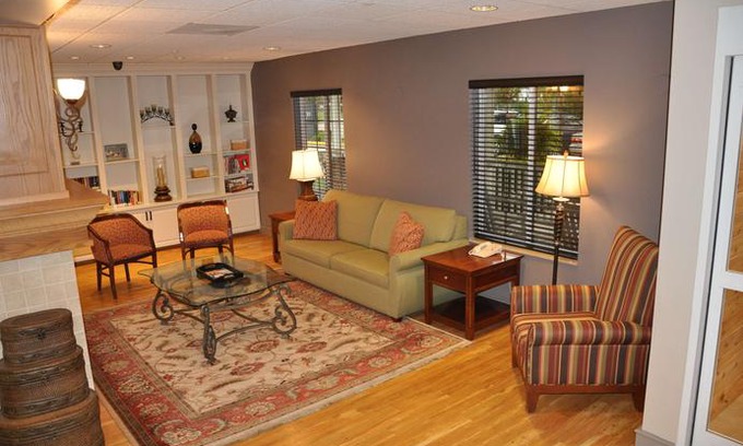 Covington Hotel | Country Inn & Suites by Radisson Covington LA