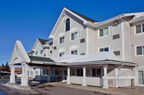 North Industrial Hotel | Country Inn & Suites by Radisson, Saskatoon, SK