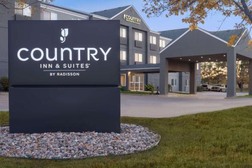 Brookings Hotel | Country Inn & Suites by Radisson, Brookings