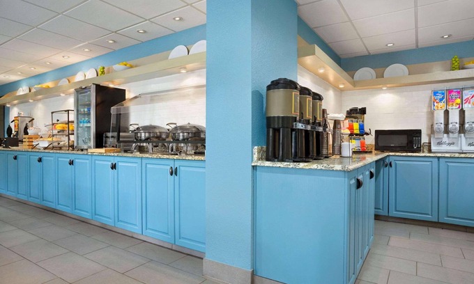 University Place Hotel | Country Inn & Suites by Radisson, Charlotte University Place, NC