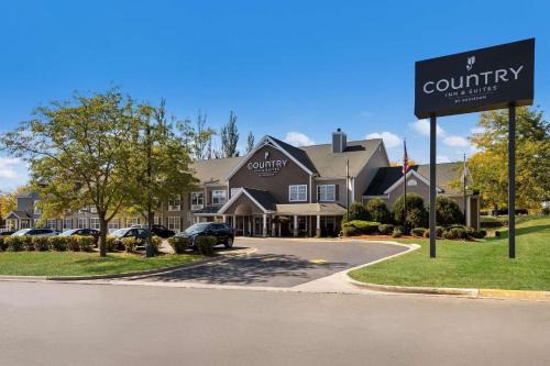 Freeport Hotel | Country Inn & Suites by Radisson, Freeport, IL