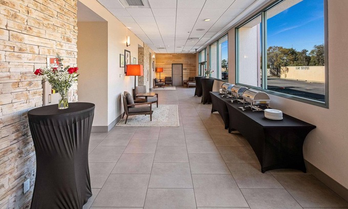 Sorrento Valley Hotel | Country Inn & Suites by Radisson, San Diego North, CA