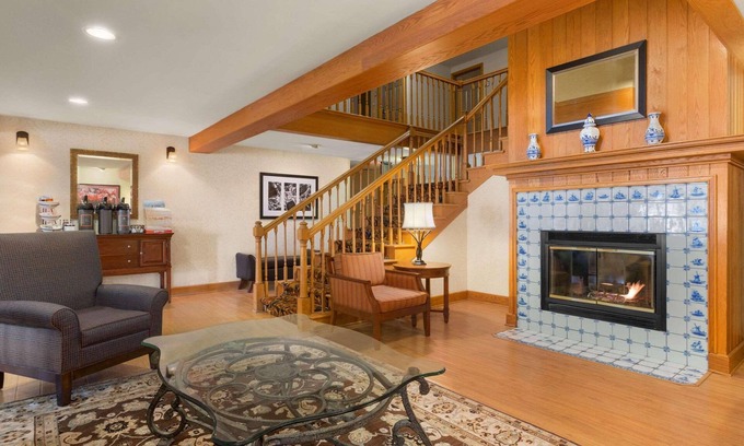 Holland Hotel | Country Inn & Suites by Radisson, Holland, MI