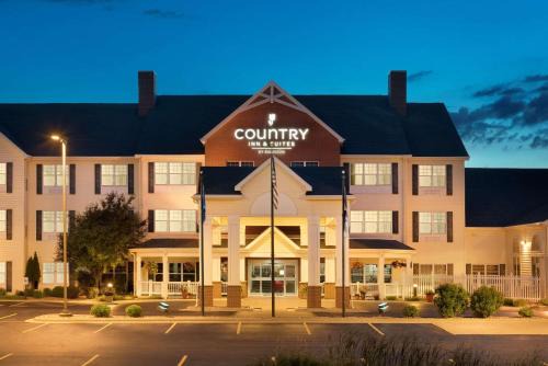 Little Chute Hotel | Country Inn & Suites by Radisson, Appleton North, WI