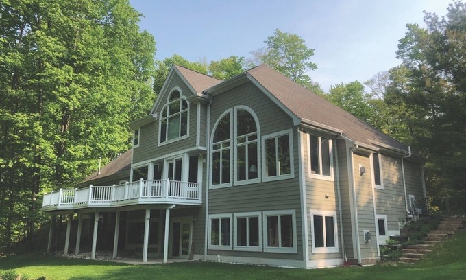 Harbor Springs House | Country Knolls Ski Rental NUBS NOB + The Highlands - SKI GOLF