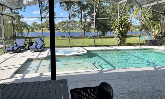 Wedgefield House | Country Lake Estate in Orlando/ Heated Pool/Spa!