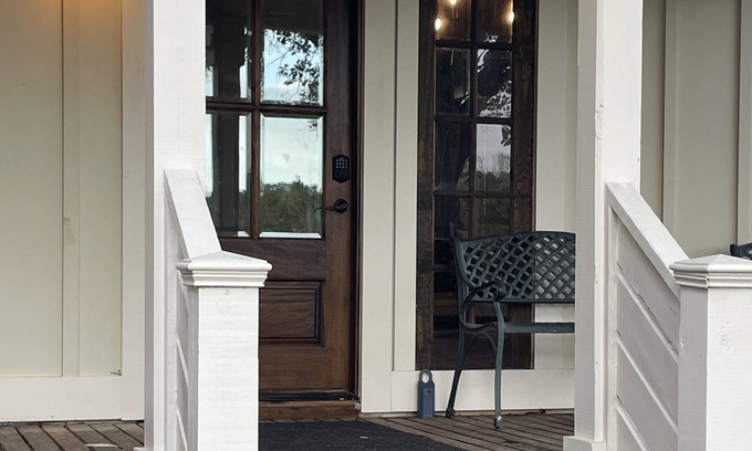 Vancleave House | Country Lake house by Ocean Springs! We love Families and Fur baby’s