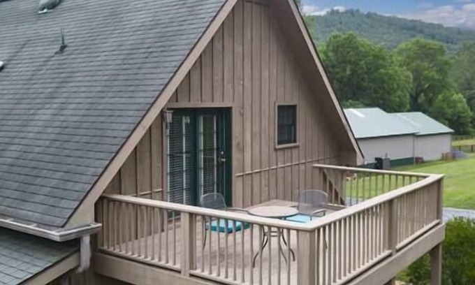 Lexington House | Country living in a private setting, The Loft at Springhouse Farm