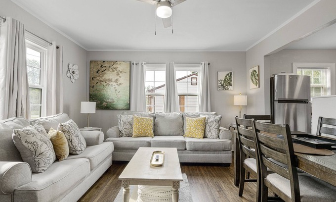 Tulsa House | Country Living | 5 miles DT Tulsa/Sand Springs