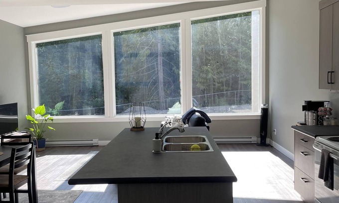 Salmon Arm Apartment | Country Living by the Lake
