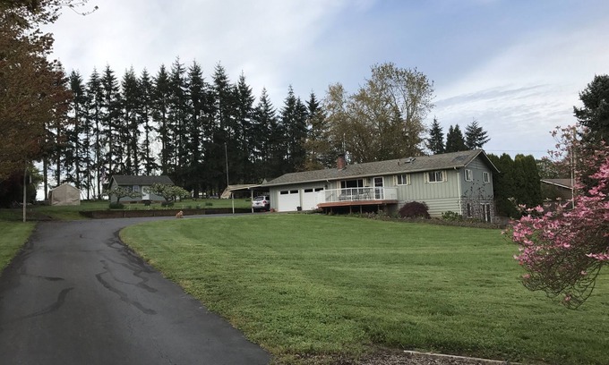 Albany Apartment | Country Living near Albany, Fresh & Sanitized