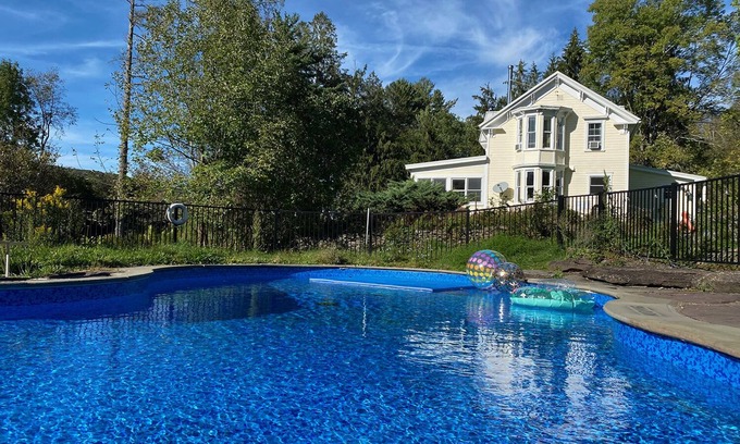 Bovina Center House | Country Luxury with Inground Pool