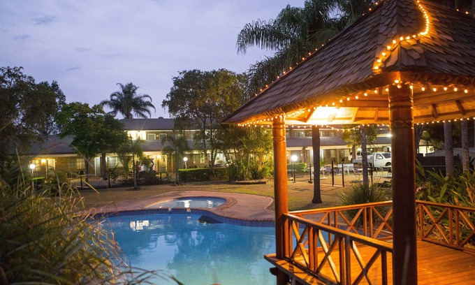 Raceview Hotel | Country Motel Ipswich
