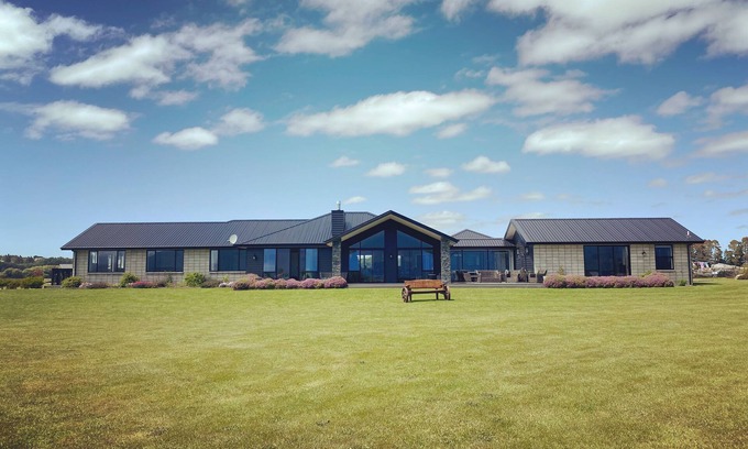 Te Anau Bed & Breakfast | Country outlook close to Town