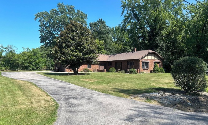 Sullivan House | Country Rental